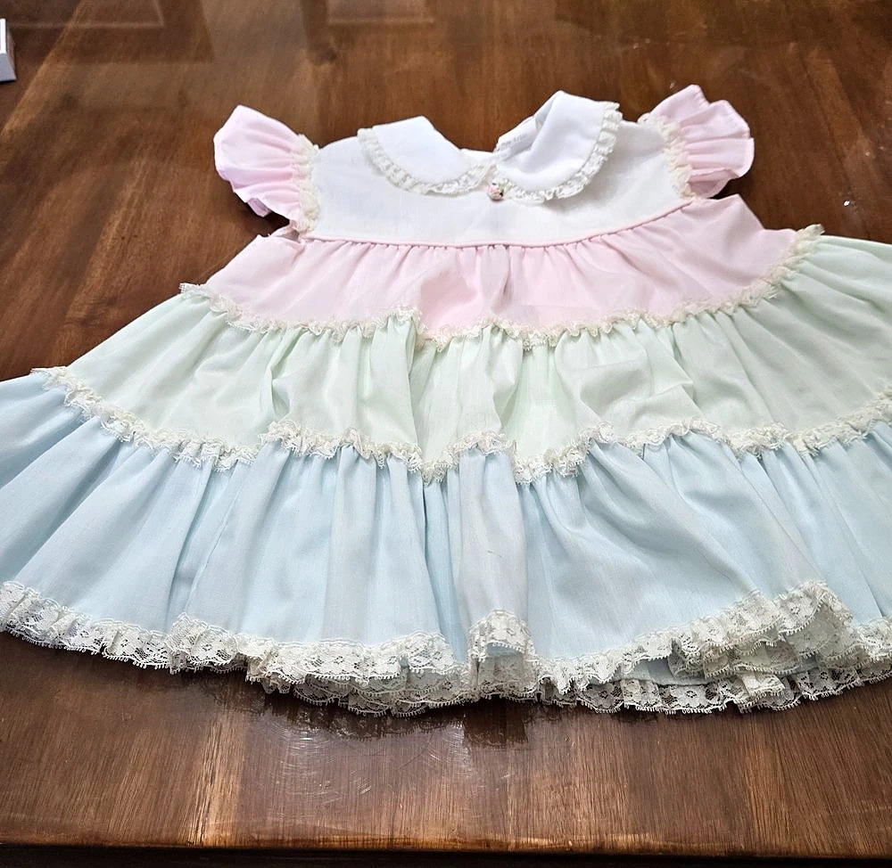 Bryan  Pastel Lace Trim Dress Size 24 Months Like New